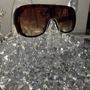 Vince Camuto Oversized Tortoise Sunglasses Women Brown Gradient Lens Designer